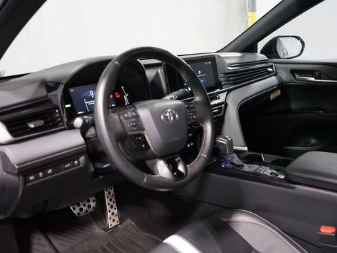 Certified 2025 Toyota Camry SE w/ Convenience Package image 17