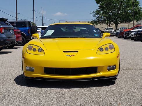 Used 2010 Chevrolet Corvette Grand Sport w/ Preferred Equipment Group RWD image 2