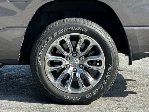 Used 2023 RAM 1500 Laramie AWD/4WD image 3
