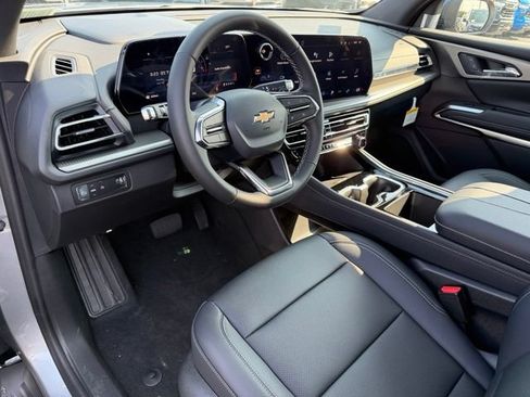 New 2026 Chevrolet Traverse LT w/ Sun and Wheel Package FWD image 21