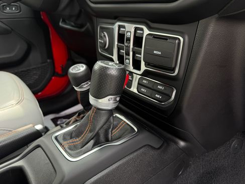 Used 2021 Jeep Gladiator Mojave w/ Uconnect 4C Nav & Sound Group image 53