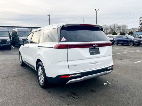 Certified 2024 Kia Carnival LX image 10