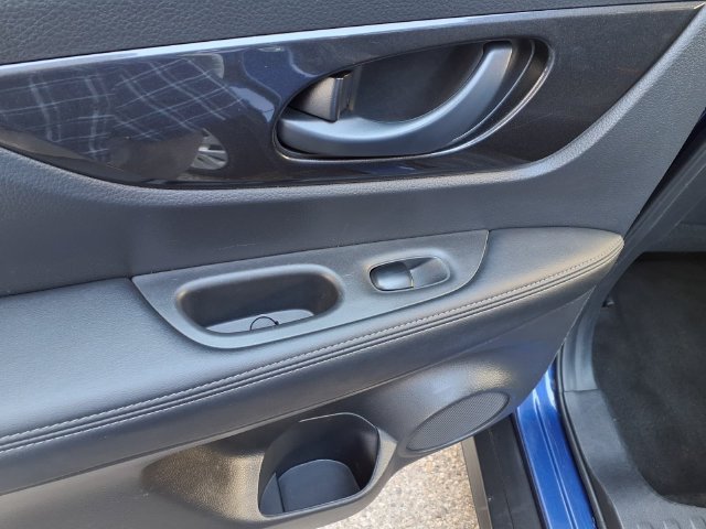 Used 2019 Nissan Rogue S FWD image 19