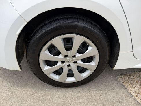 Used 2021 Toyota Corolla LE w/ Carpet Mat Package (TMS) FWD image 15