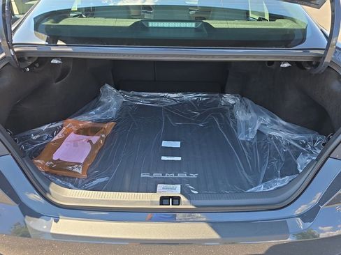 Used 2025 Toyota Camry SE image 14