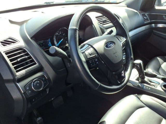 Certified 2019 Ford Explorer XLT w/ Equipment Group 202A FWD image 18