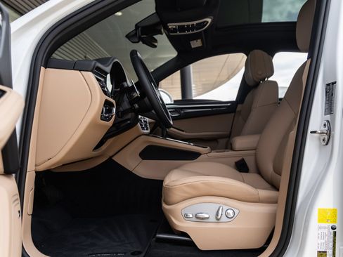 New 2026 Porsche Macan AWD/4WD image 24