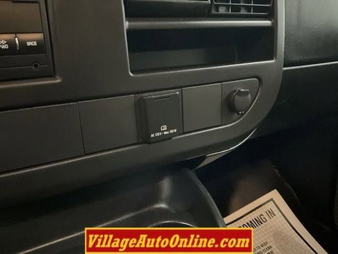 Used 2015 GMC Savana 2500 RWD image 22
