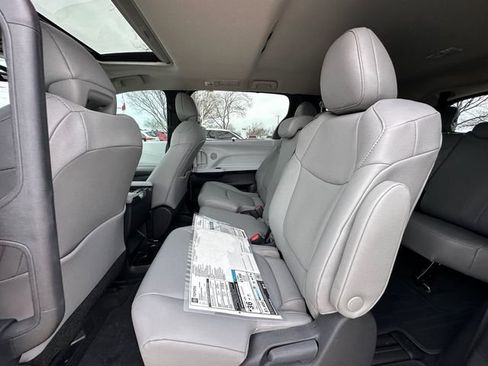 New 2026 Toyota Sienna XLE FWD image 26