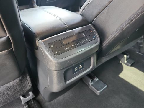 Used 2023 Nissan Pathfinder SL AWD/4WD image 14