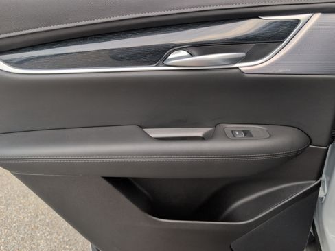 Certified 2025 Cadillac XT5 Premium Luxury AWD/4WD image 34