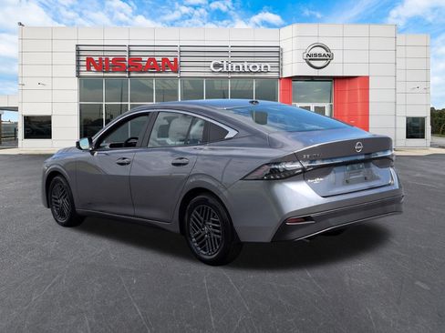 New 2026 Nissan Sentra SV w/ SV Convenience Package FWD image 5