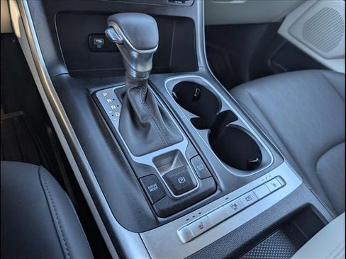 Used 2023 Kia Carnival LX image 14