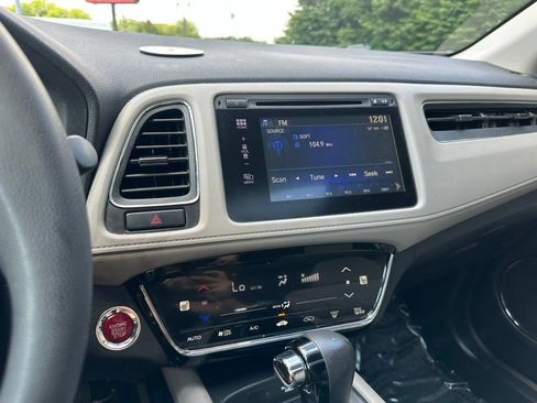 Used 2017 Honda HR-V EX image 16