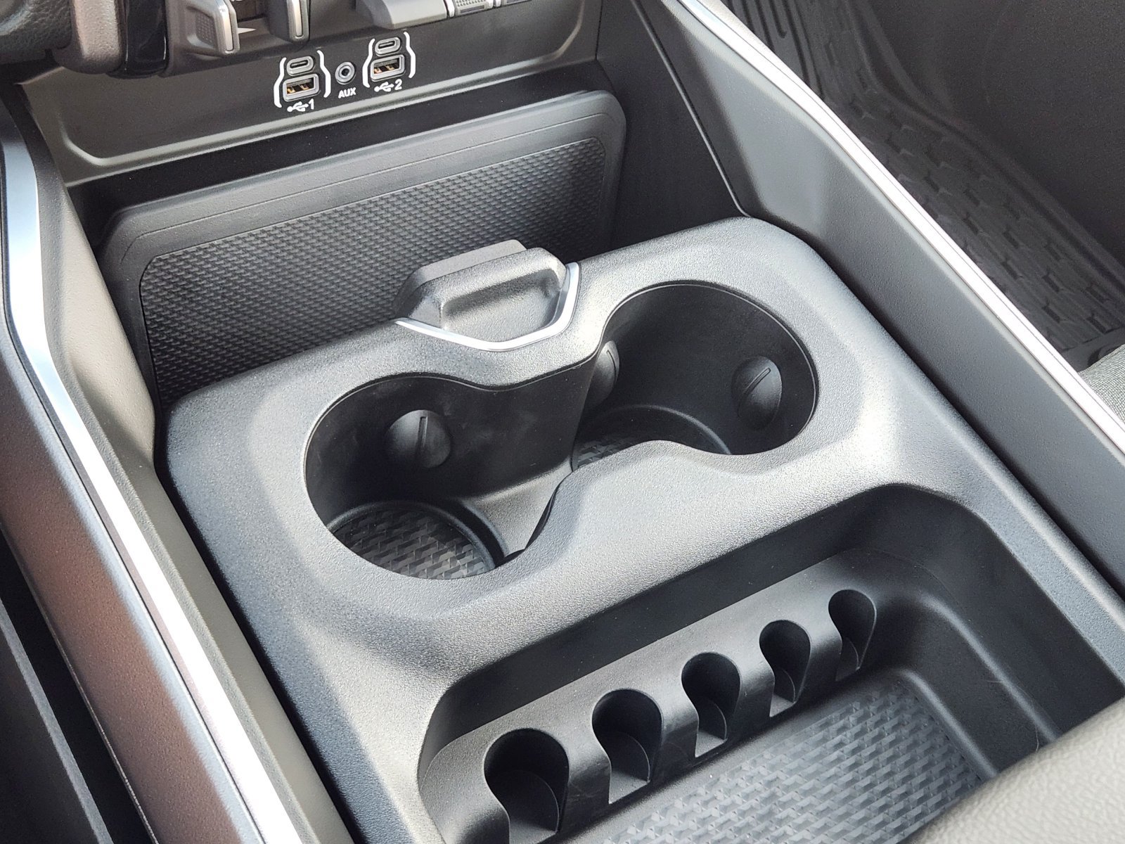 New 2027 RAM 3500 Big Horn AWD/4WD image 18