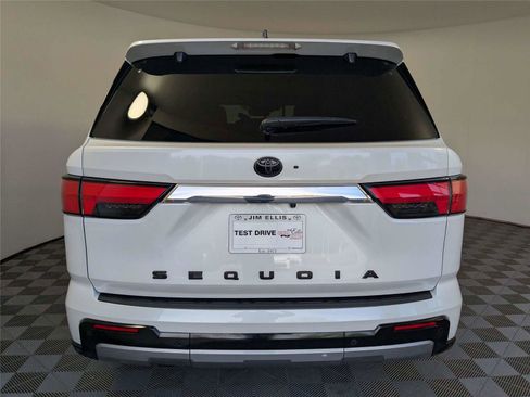 Used 2024 Toyota Sequoia Limited image 6