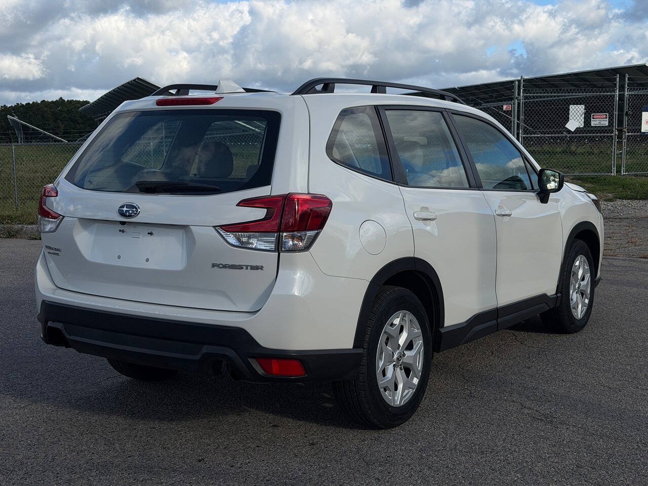 Used 2022 Subaru Forester AWD/4WD image 5