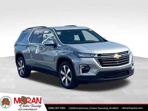 Certified 2023 Chevrolet Traverse LT w/ LT Premium Package AWD/4WD image 8