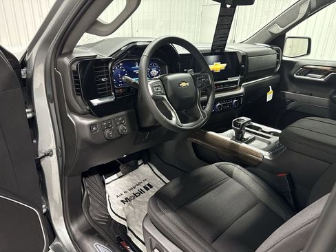 New 2026 Chevrolet Silverado 1500 LT w/ Z71 Off-Road Package image 10