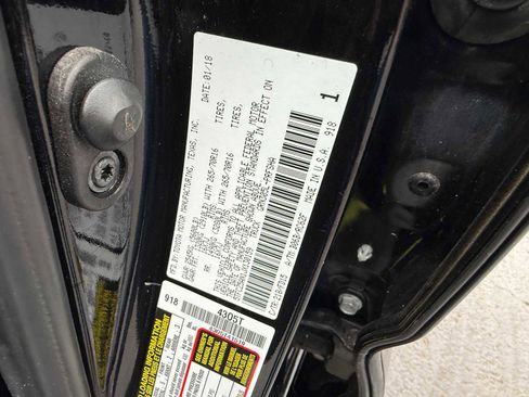 Used 2018 Toyota Tacoma TRD Off-Road image 29