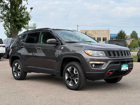 Used 2018 Jeep Compass Trailhawk w/ Cold Weather Group AWD/4WD image 2