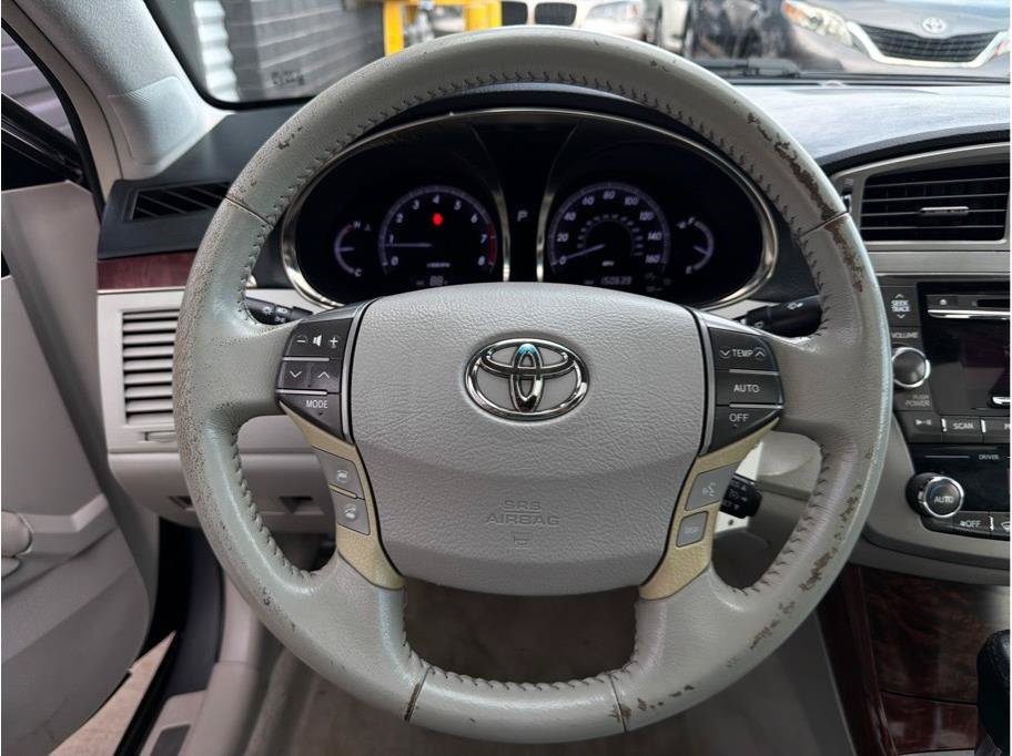 Used 2011 Toyota Avalon FWD image 14
