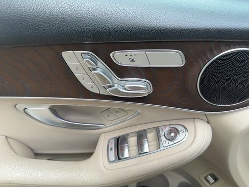 Used 2020 Mercedes-Benz GLC 300 4MATIC image 16