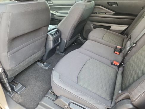 Certified 2024 Nissan Pathfinder SV AWD/4WD image 8