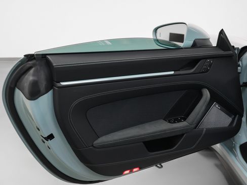 Used 2025 Porsche 911 Targa 4 GTS image 68