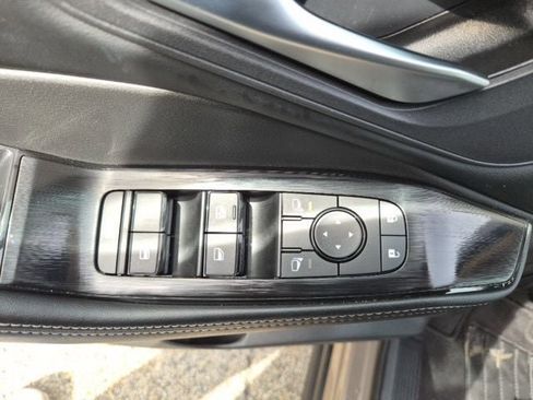 Certified 2024 Nissan Rogue SV image 17