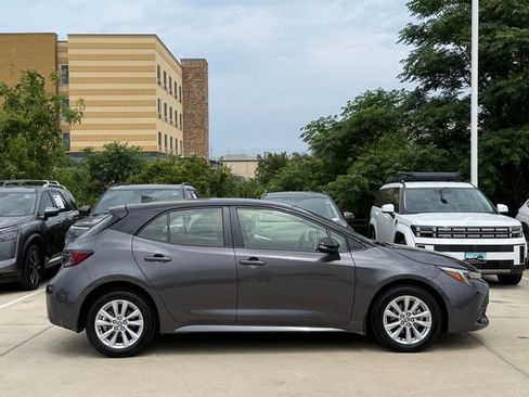 Used 2025 Toyota Corolla SE FWD image 5