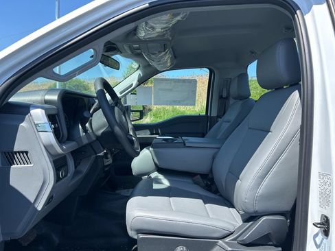 New 2025 Ford F550 4x4 Regular Cab Super Duty image 10