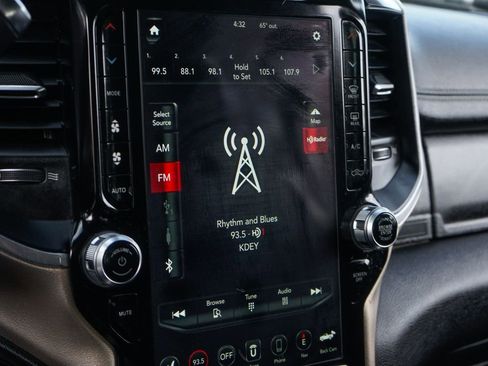 Used 2019 RAM 2500 Laramie w/ Night Edition AWD/4WD image 27