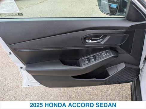 Certified 2025 Honda Accord SE image 12