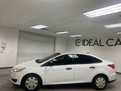 Used 2018 Ford Focus S image 8