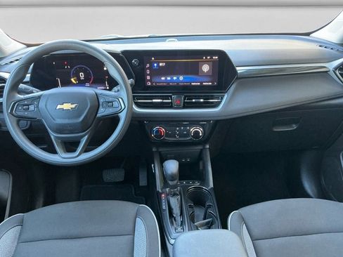Used 2025 Chevrolet TrailBlazer LT image 11