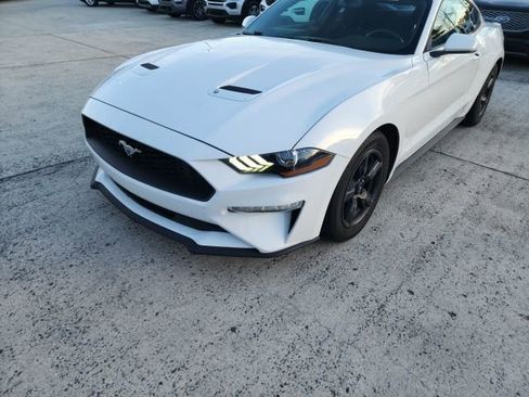 Used 2018 Ford Mustang Coupe image 4