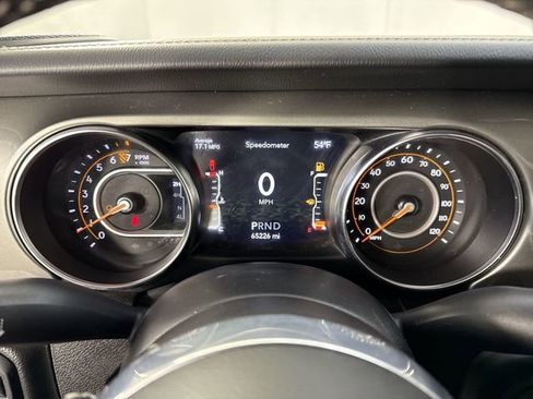 Used 2023 Jeep Gladiator Overland AWD/4WD image 15