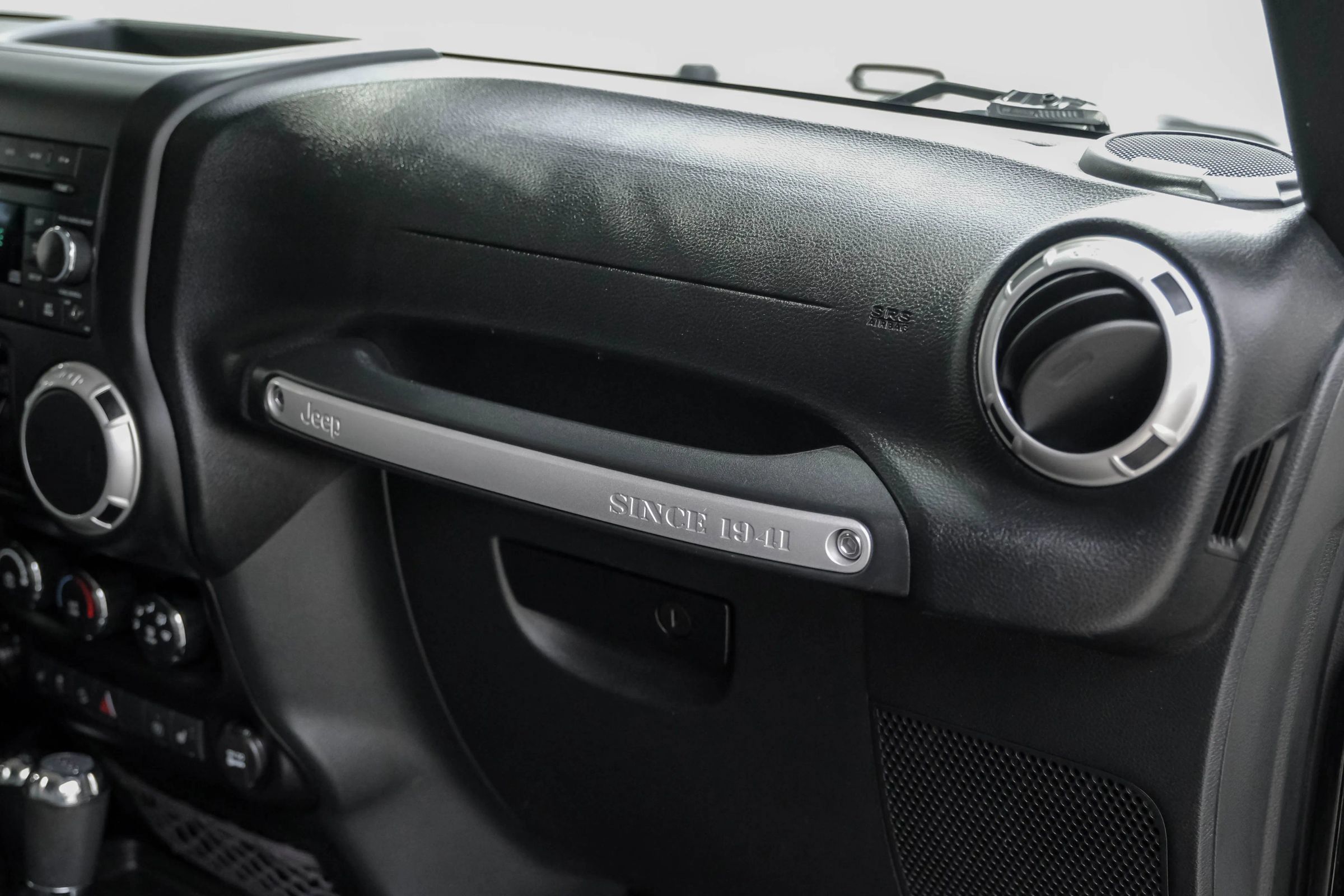 Used 2016 Jeep Wrangler Rubicon AWD/4WD image 37