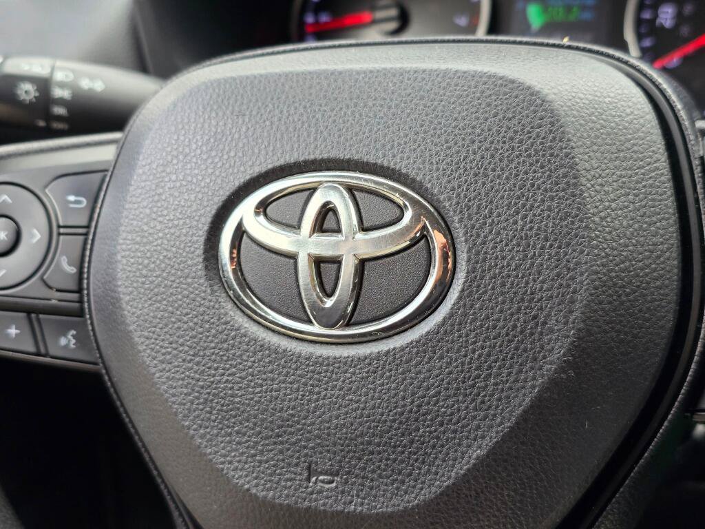 Used 2019 Toyota RAV4 LE w/ Carpet Mat Package AWD/4WD image 29