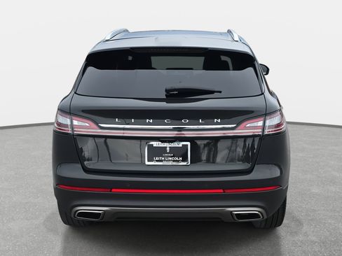 Used 2022 Lincoln Nautilus Reserve w/ Equipment Group 201A image 6