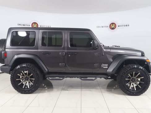Used 2020 Jeep Wrangler Unlimited Sport S AWD/4WD image 2
