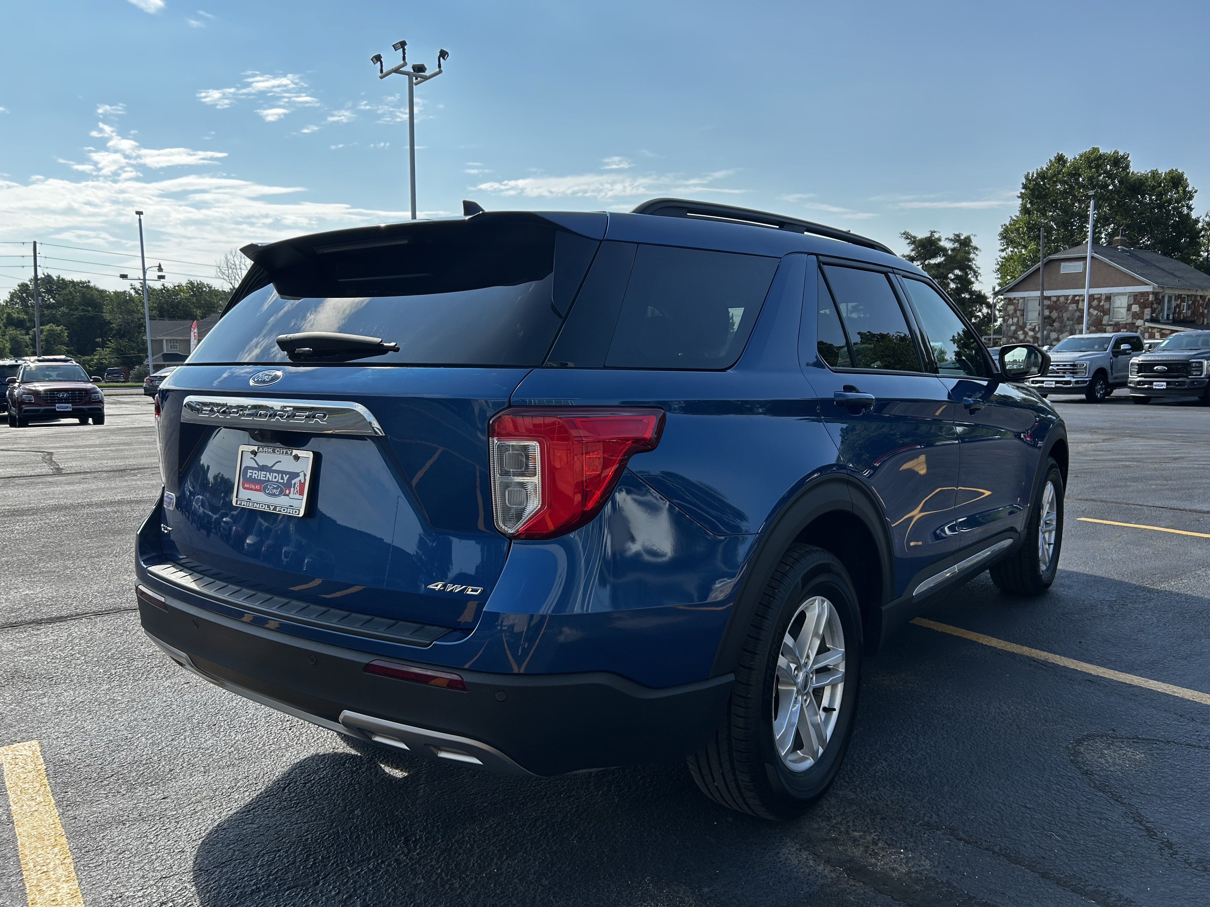Used 2023 Ford Explorer XLT w/ Equipment Group 202A AWD/4WD image 7
