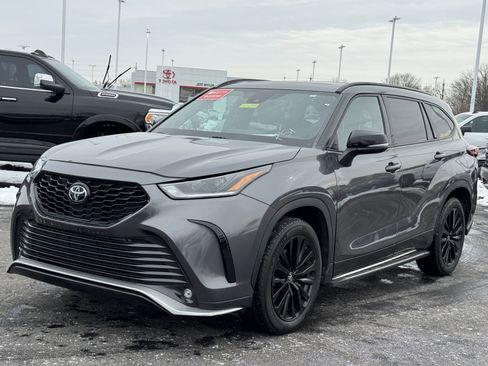 Used 2024 Toyota Highlander XSE image 13