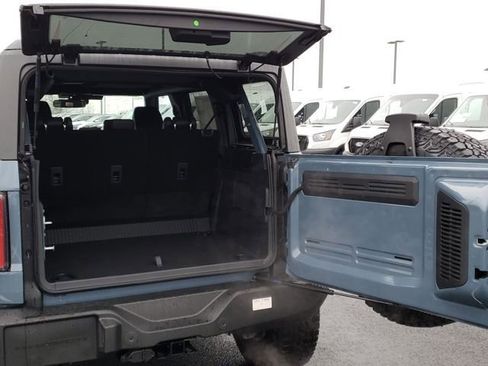 New 2025 Ford Bronco Outer Banks w/ Sasquatch Package image 8