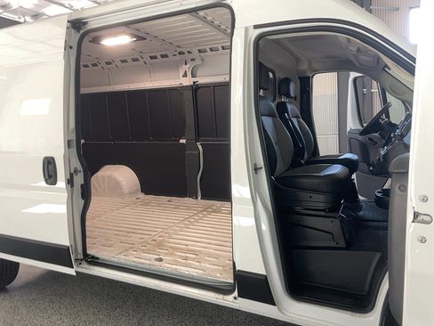 Used 2025 RAM ProMaster 3500 w/ Convenience Group FWD image 20