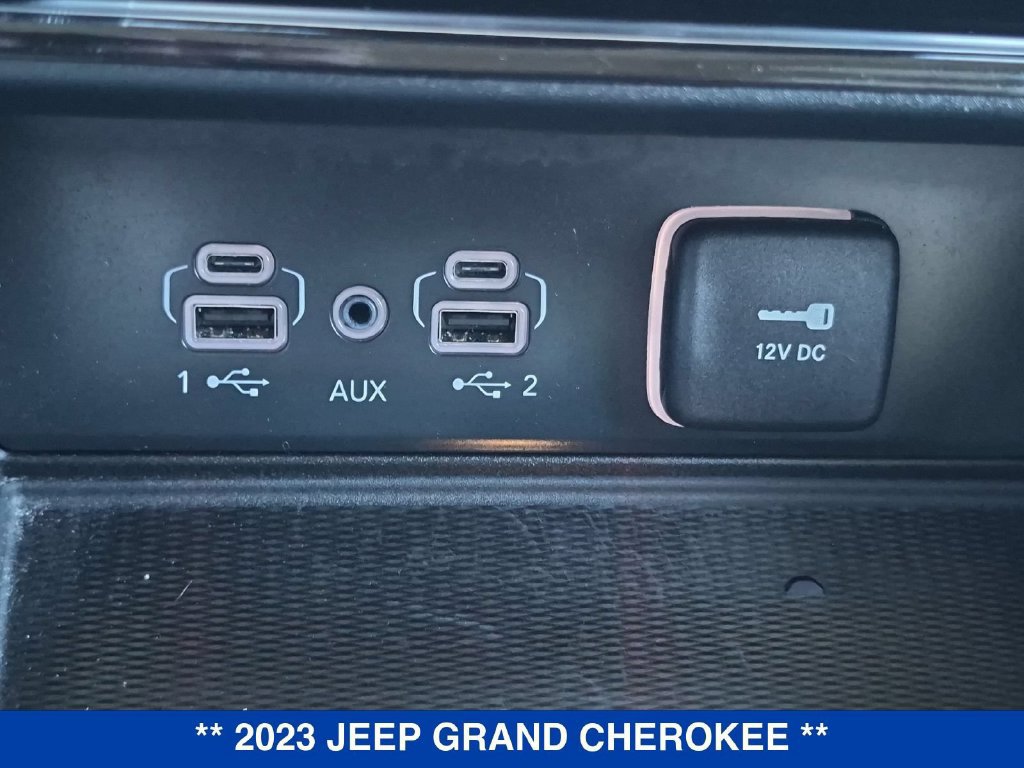 Used 2023 Jeep Grand Cherokee Summit w/ Adv Protech Group IV AWD/4WD image 28