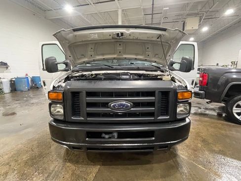 Used 2010 Ford E-250 and Econoline 250 image 31