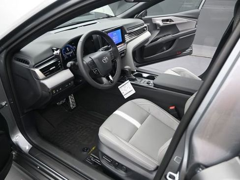New 2026 Toyota Camry SE w/ Convenience Package FWD image 4
