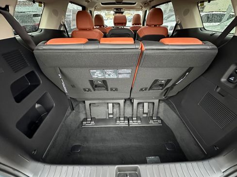 New 2026 Kia Carnival SX image 11